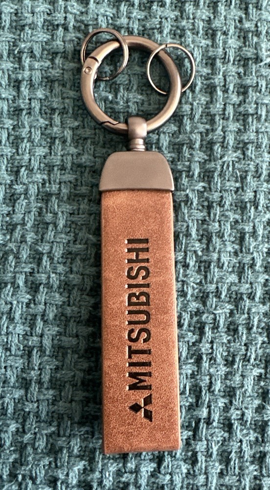 Keychain ** Mitsubishi** ( Logo ) ** Brown Leather **