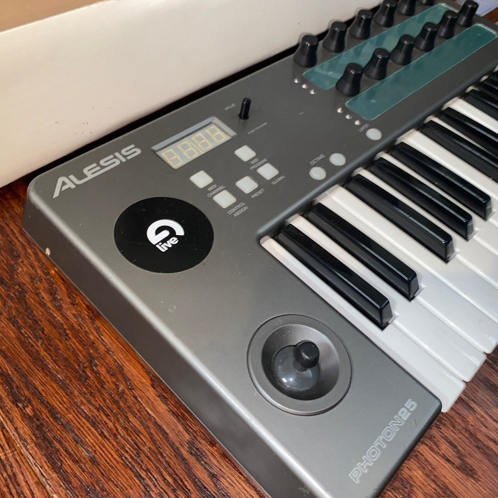 Alesis PHOTON 25 USB/MIDI Keyboard Controller