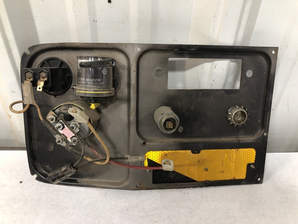 International S1900 GAUGE Dash Panel - Used