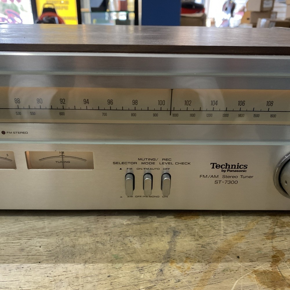 Technics ST-7300 Stereo Tuner - Works - Clean