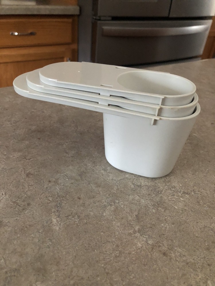 Weight Watchers Nesting Measuring Cups GUC