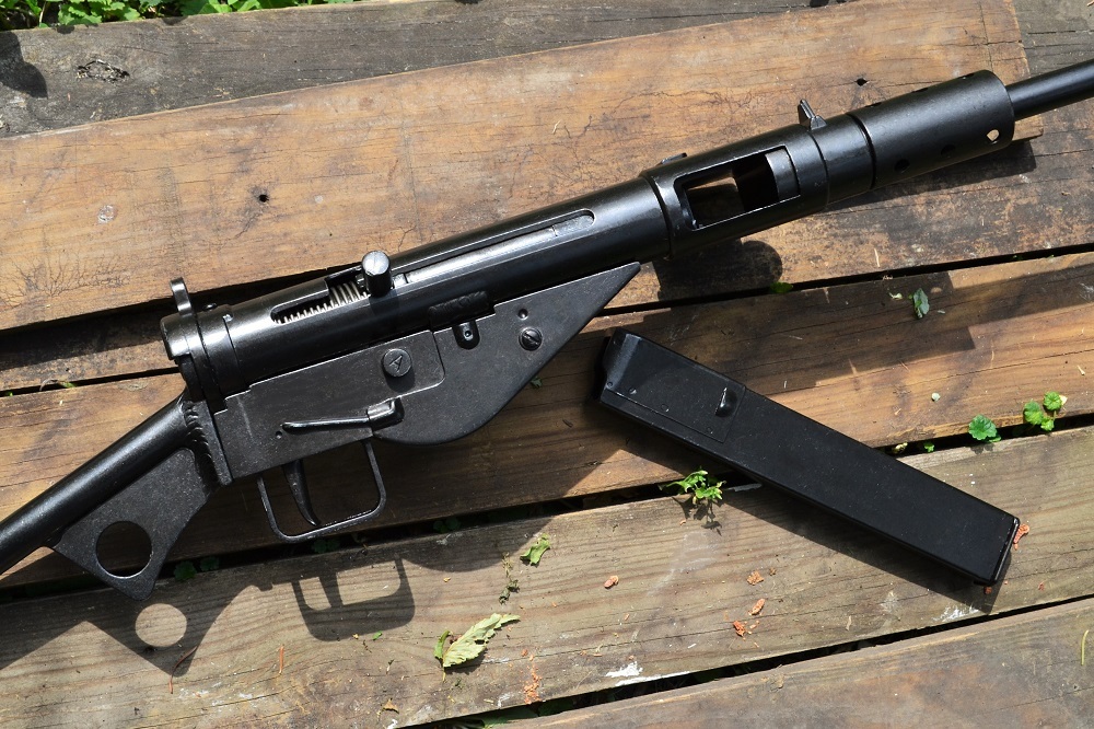 British Sten MK II 9mm Submachine Gun - Enfield - UK WWII - Prop - Denix Replica