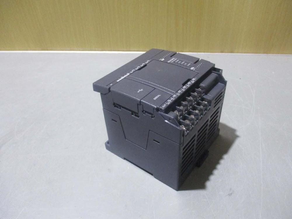 KEYENCE KV-N14AT Programmable Controller PLC Automation USED