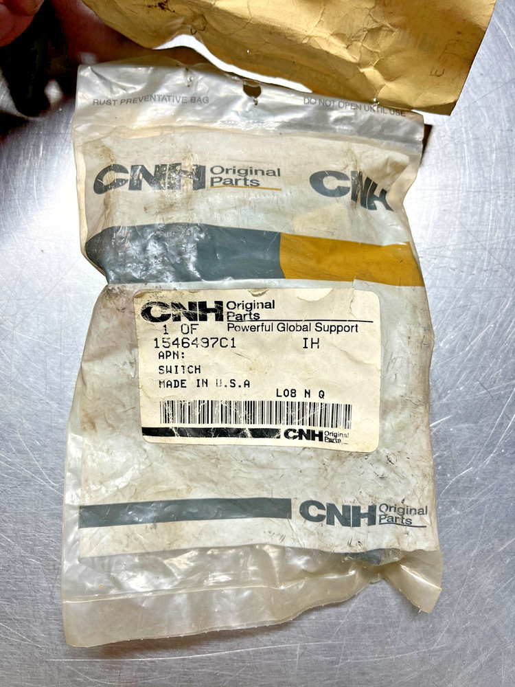 1546497C1  OEM  Case IH  CNH   SWITCH