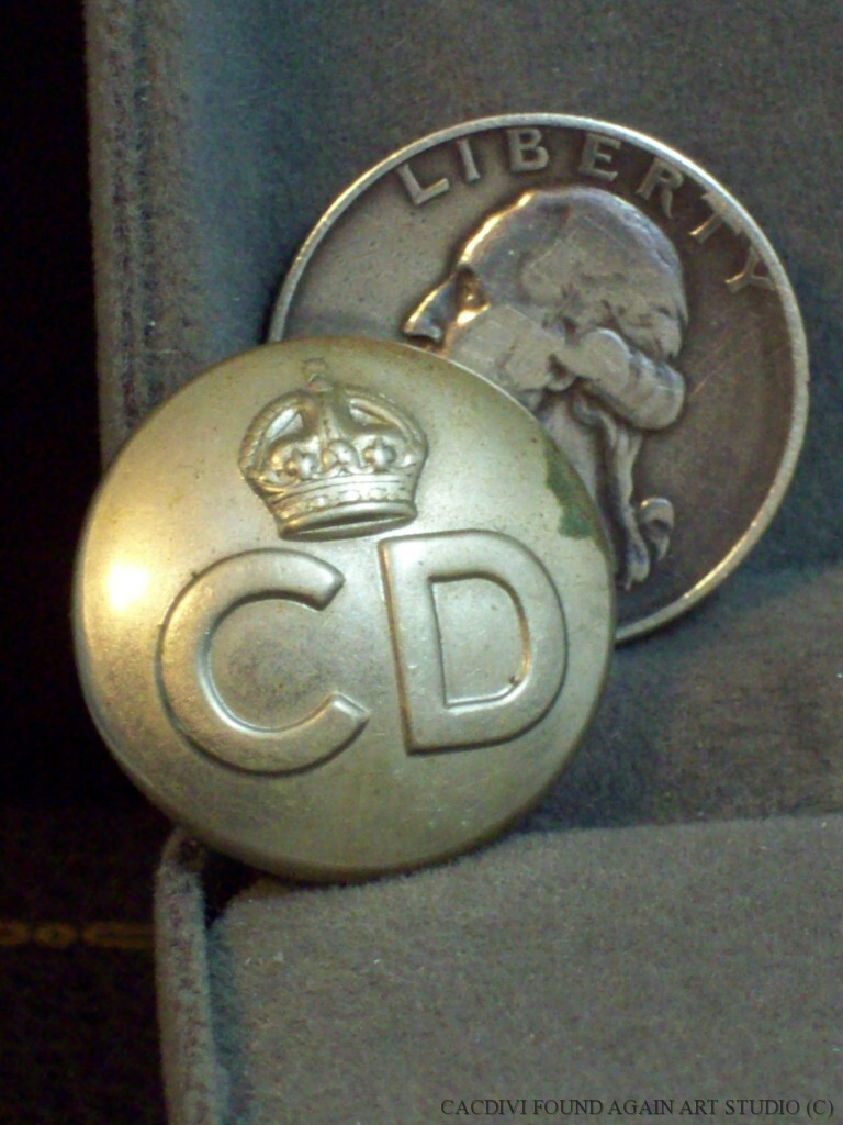 WWII British Civil Defense Kings Crown CD Button World War Insignia Cheney Vtg