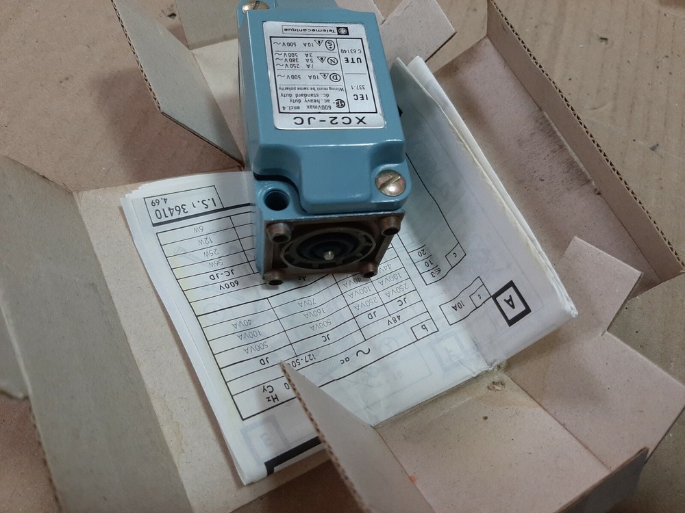TELEMECANIQUE limit switch ZC2 JC2 LIMIT SWITCH BODY