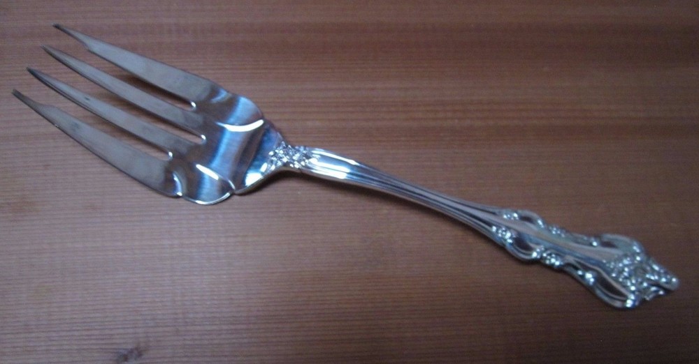 International Silver Flatware DEEPSILVER"ORLEANS"1964 8 7/8" Med Solid Meat Fork