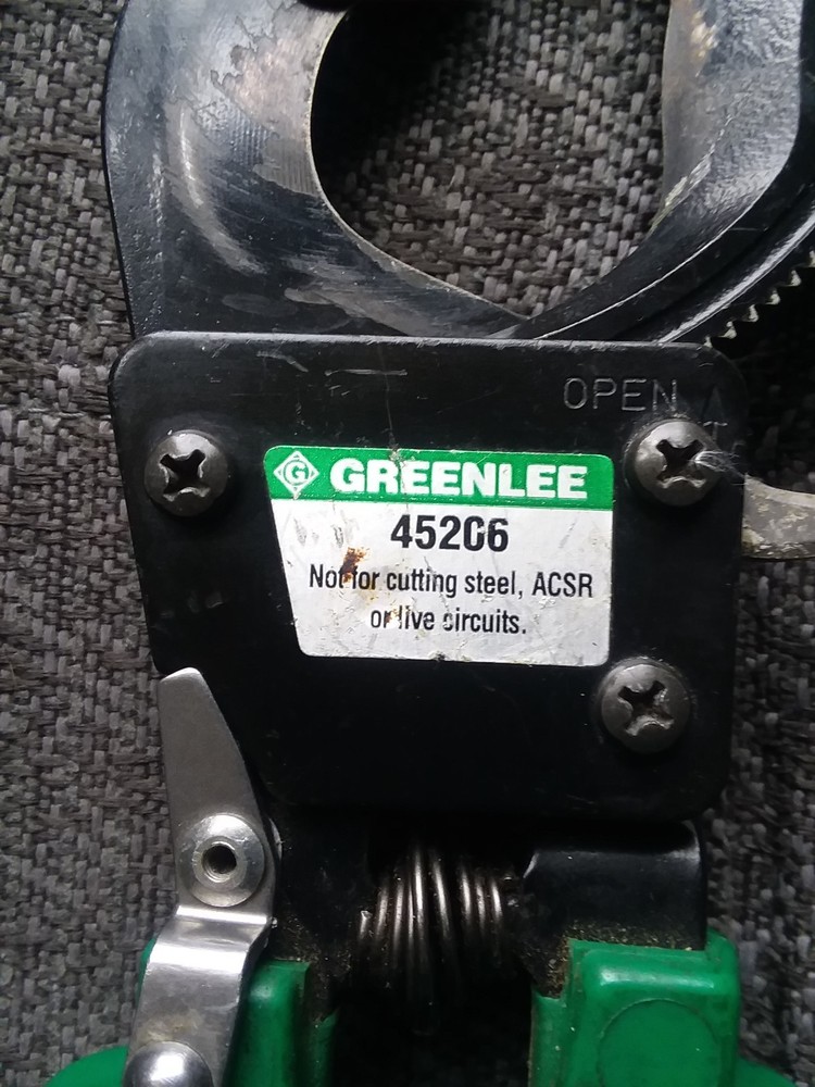 Greenlee compact cable ratchet cutter