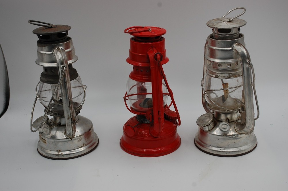 BARN LANTERNS 2 SILVER 1 RED 71/2 USED FOR SHOW