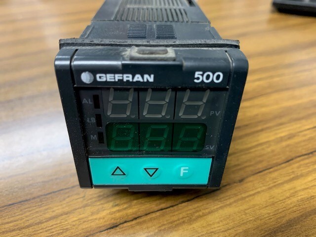 GEFRAN 500-R0-R0-1  TEMPERATURE CONTROLLER