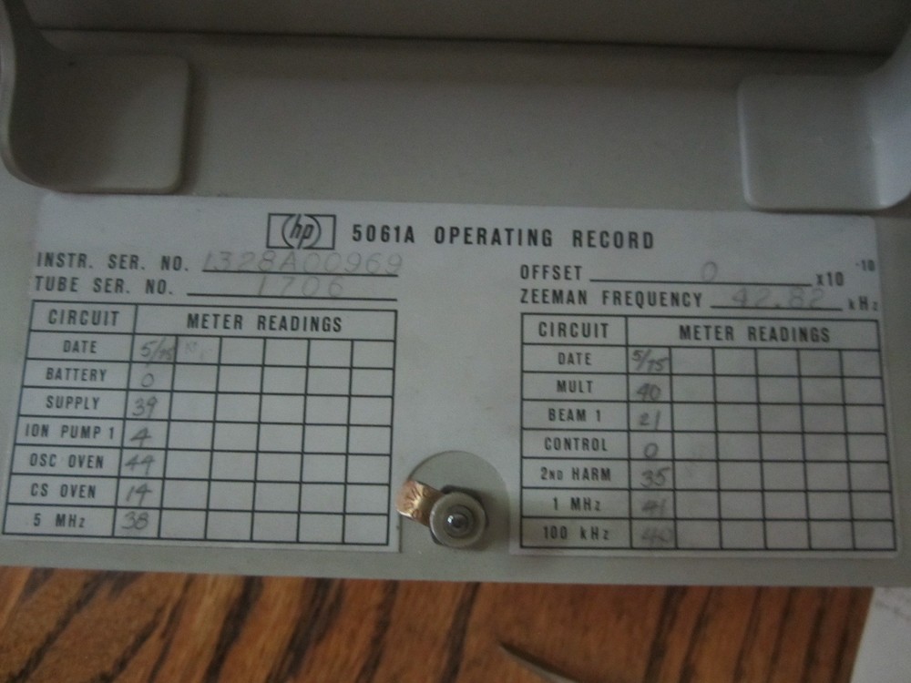 HP-5061A Cesium Frequency Standard - Parts Only - Complete Unit