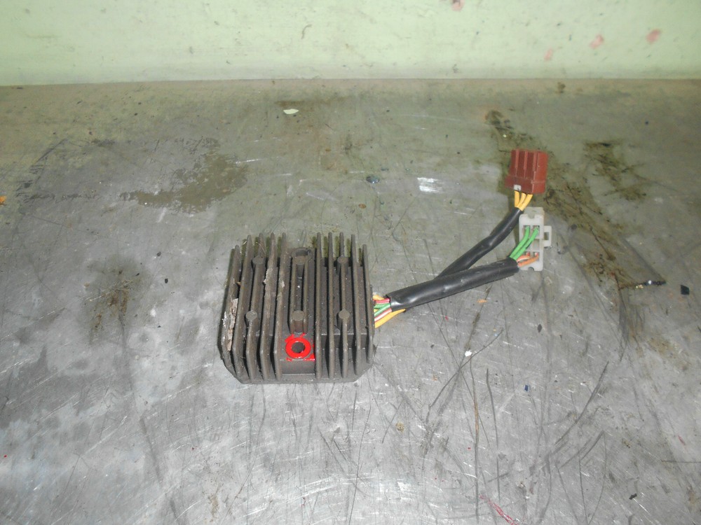 aprilia  falco  1000   regulator