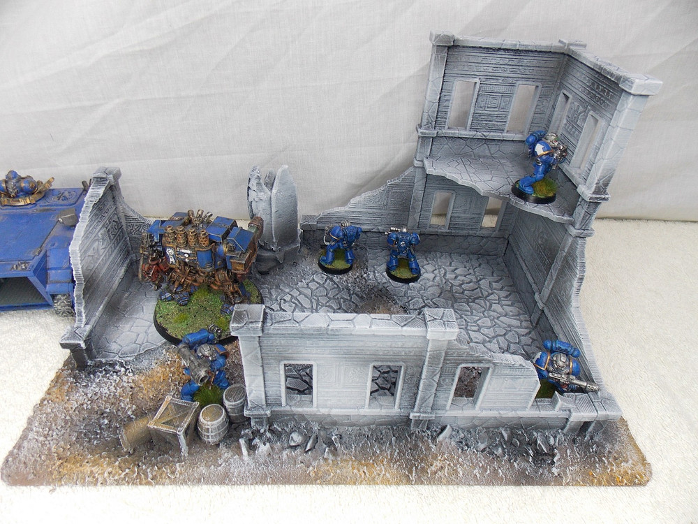 WARGAMING TERRAIN PAINTED BUILDING
