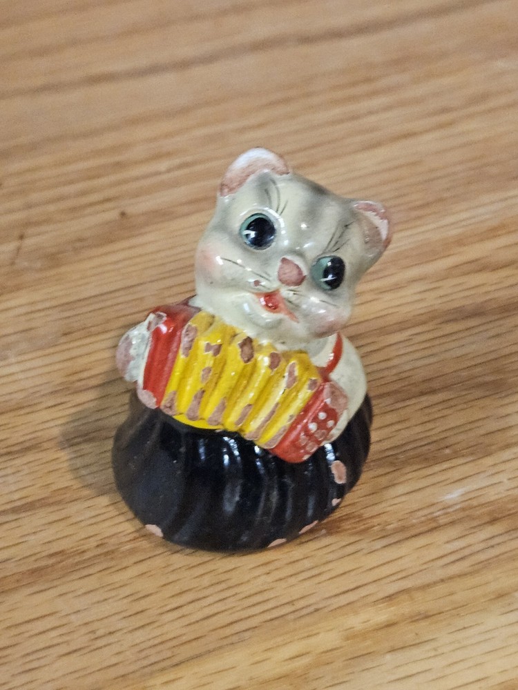 Vintage 1960's ceramic cat pencil sharpener