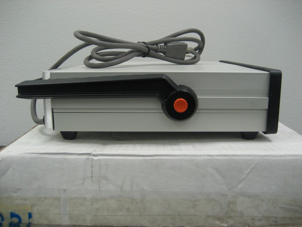 Omega Temperature Data Logger DP86T **NEW**