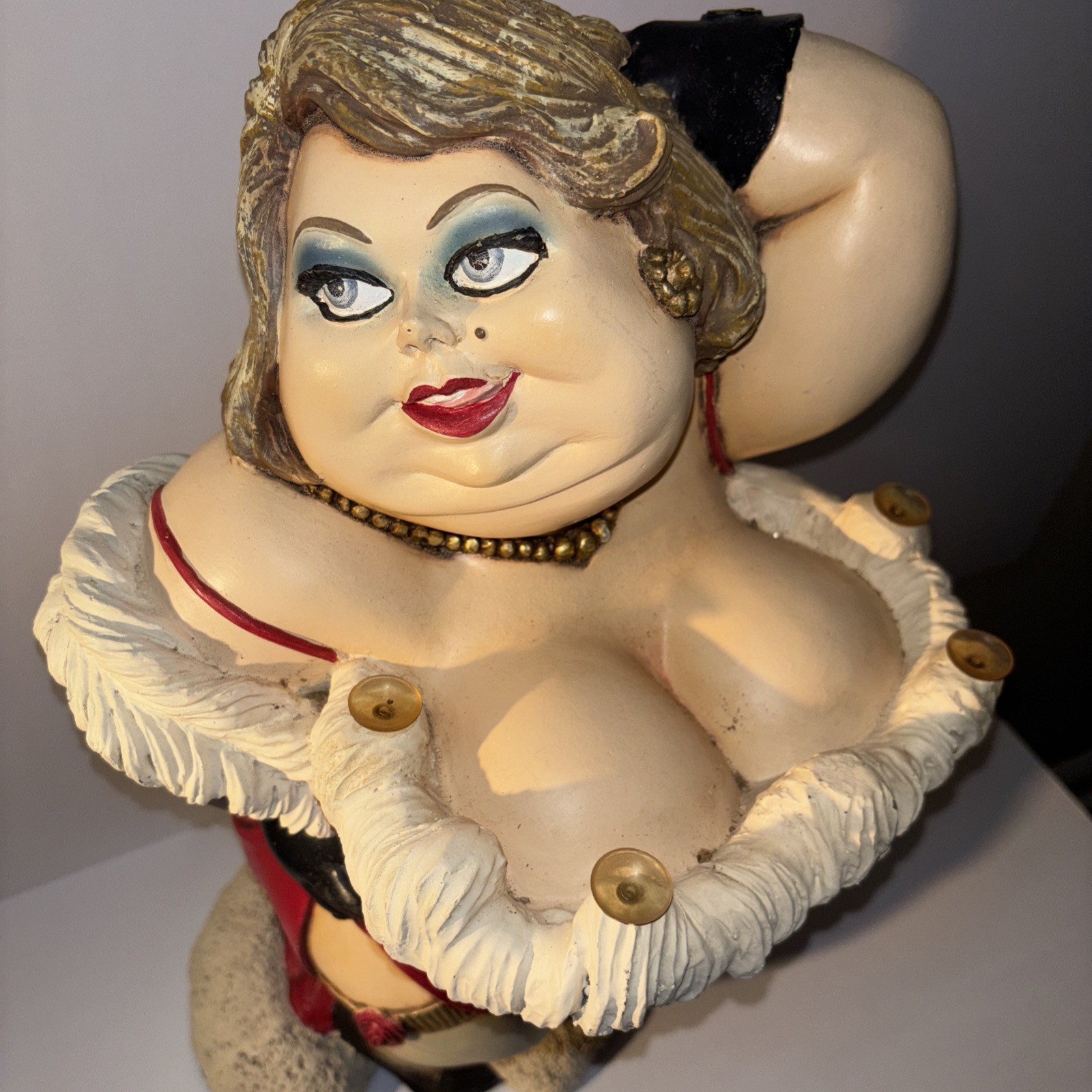 BUTLER BORDELLO LADY IN RED STATUE ROBUST GOSLING BIG BOOBS LARGE BIG FAT PLUMP