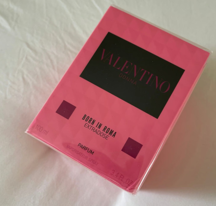 Valentino Donna Born In Roma Extra Dose 3.4 FL Ounces Eau De Parfum For Women