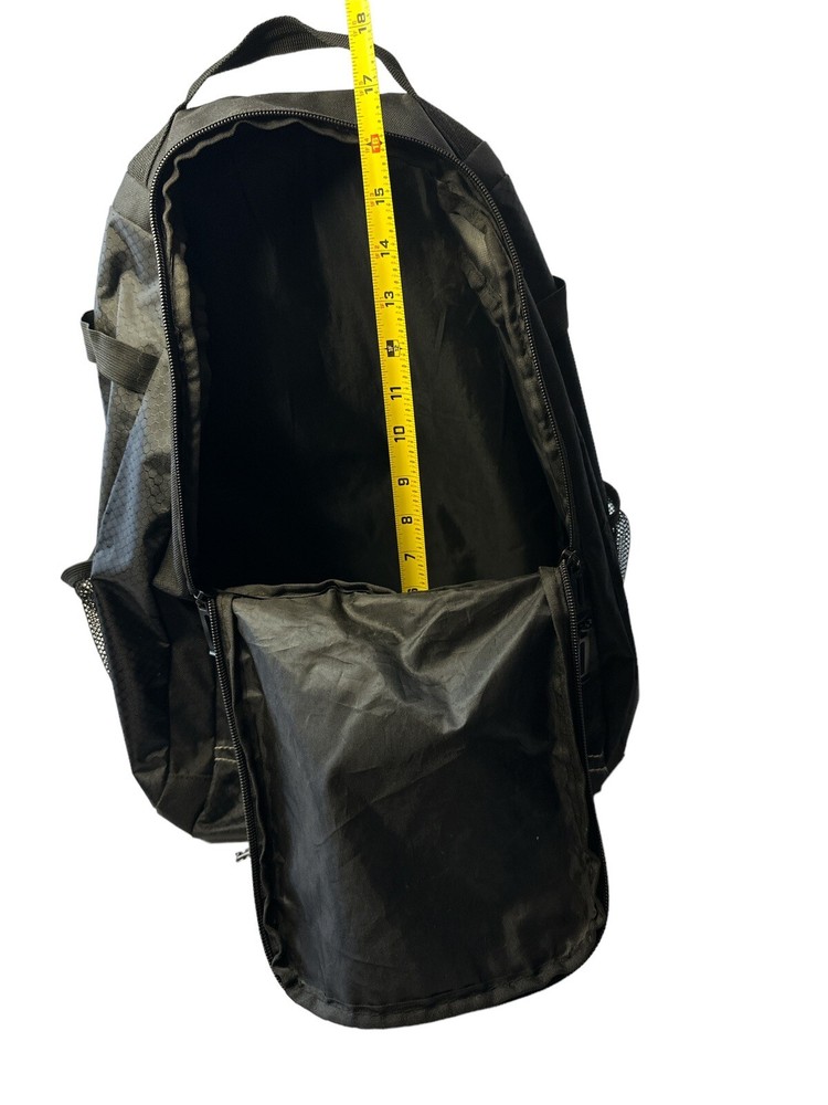 ATHLETICO Black Bat Backpack