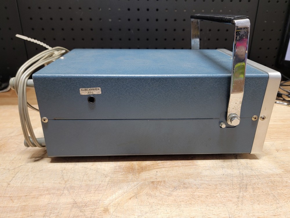 Leader Model LCG-396 NTSC Pattern Generator POWERS ON! *READ BELOW*