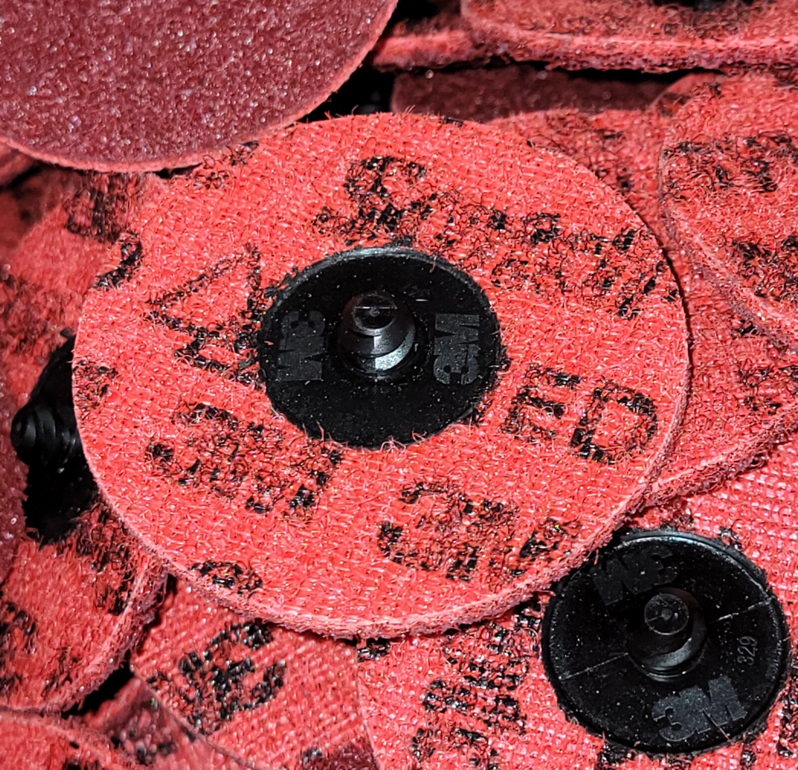 (25) 3” 3M Scotch-Brite Roloc TR PRECISION Surface Conditioning Disc Medium