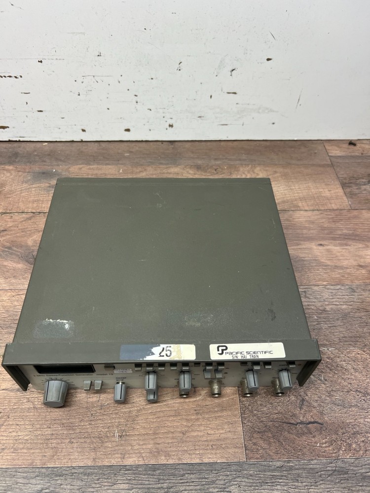 Wavetek Model 19 2MHz Sweep Function Generator, working but no case