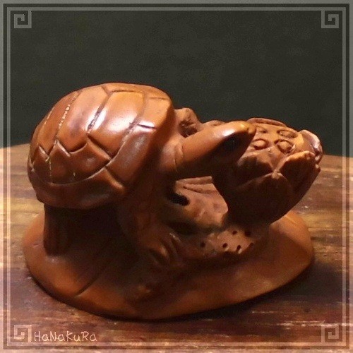 Boxwood Netsuke Carving No.275 Turtle on Lotus