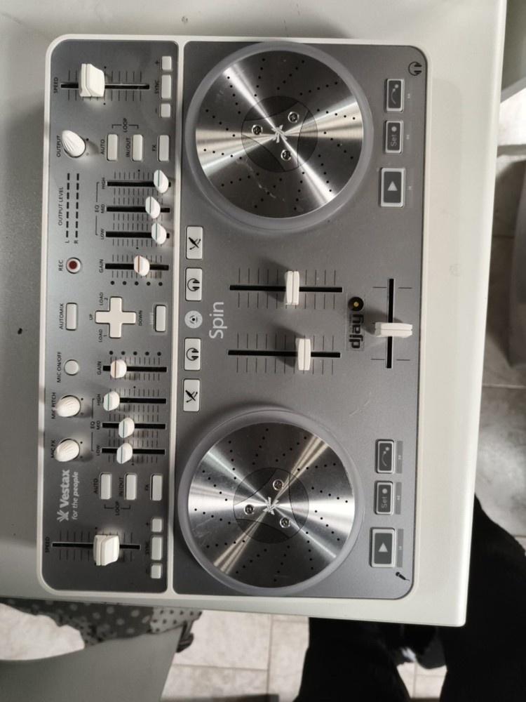 Vestax SPIN DJ Controller USB MIDI Audio Interface Algoriddim djay For Mac
