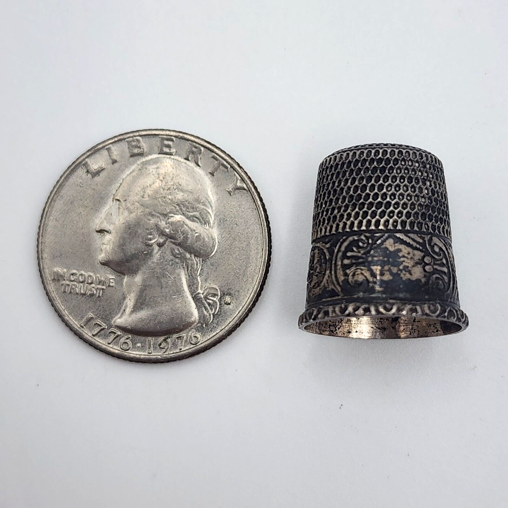 Vintage Simons Bros Grape Vine Sterling Silver Thimble