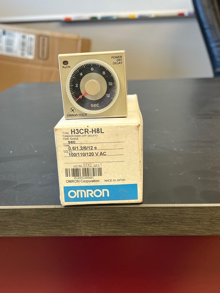 Omron H3CR-H8L Timer, 120 volts