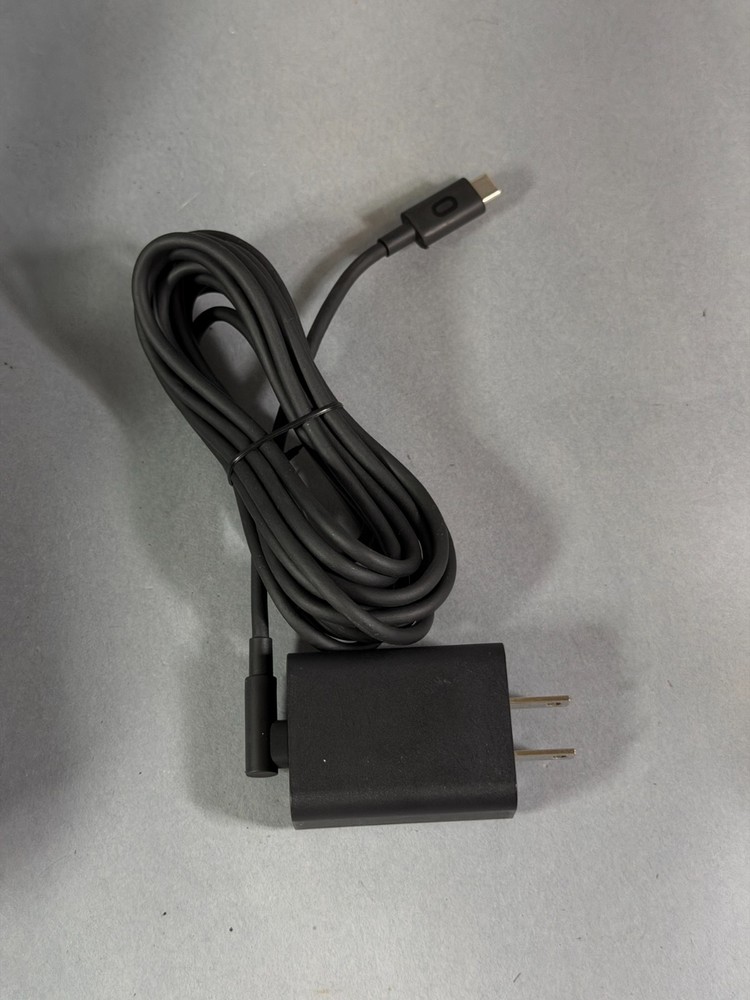 Oculus Quest 1 VR Headset MH-B W/ Charging Cable