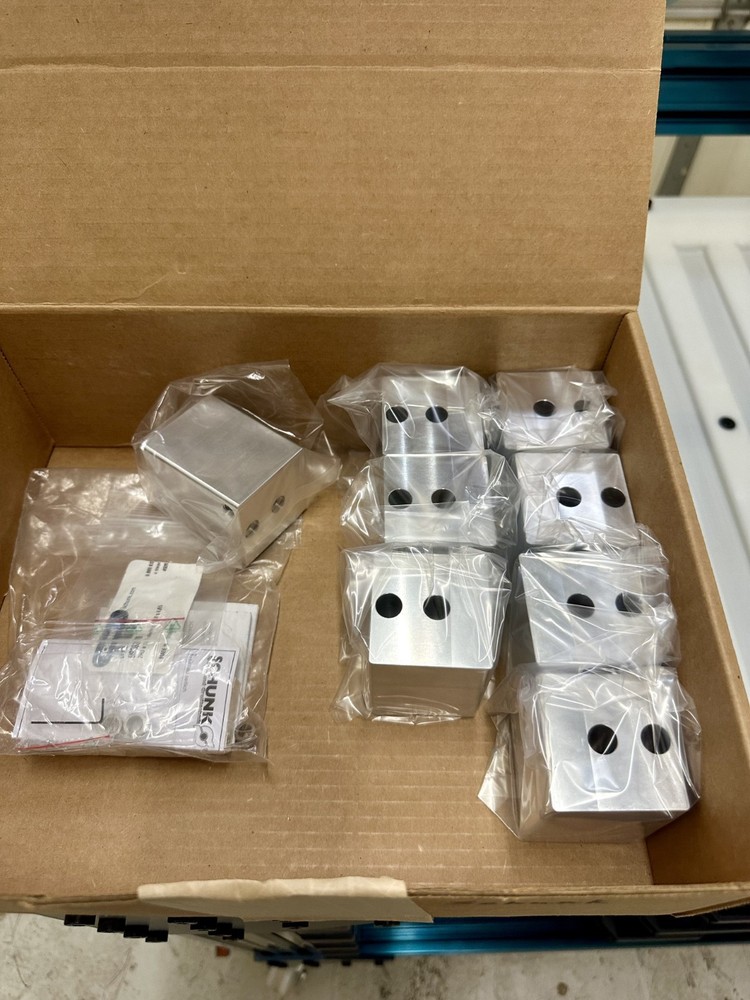 2020 UR10e Collaborative Robot + Controller + Vention stand + Schunk Gripper