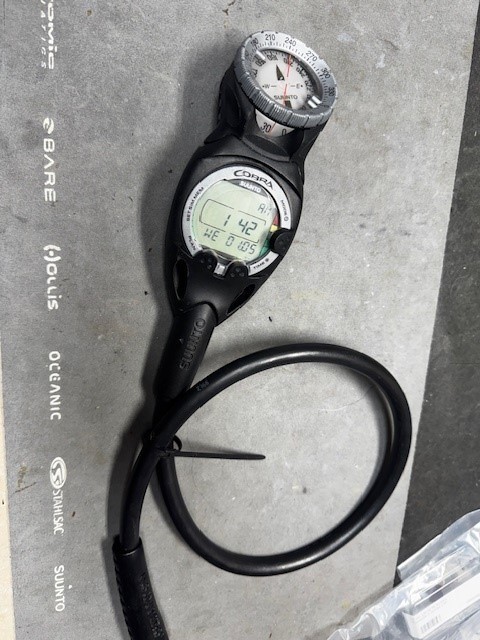 Suunto Cobra Dive computer in console with dive compass
