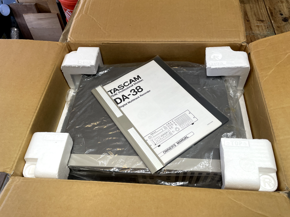 TASCAM DA-38 Digital Audio MULTITRACK Rack Mount RECORDER with original BOX