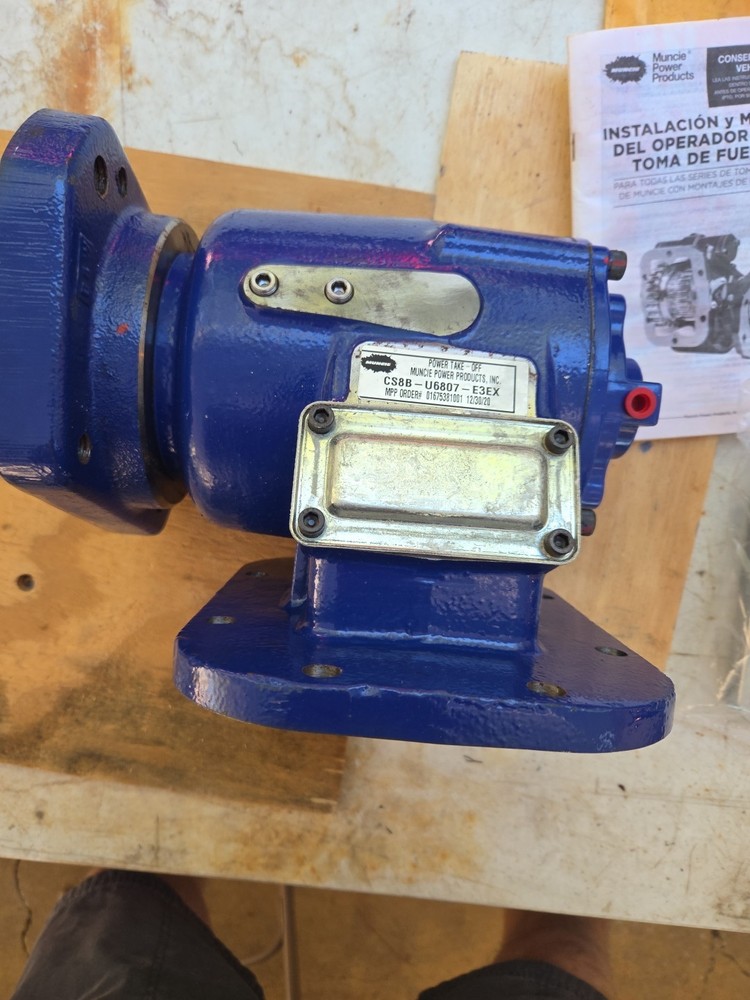 Muncie Pto, CS8B-U6807-E3EX, 8 Bolt, NEW, UNUSED