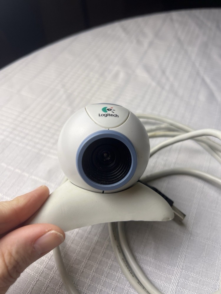 Vintage Logitech USB Webcam White & Blue – Early 2000s PC Camera – Untested
