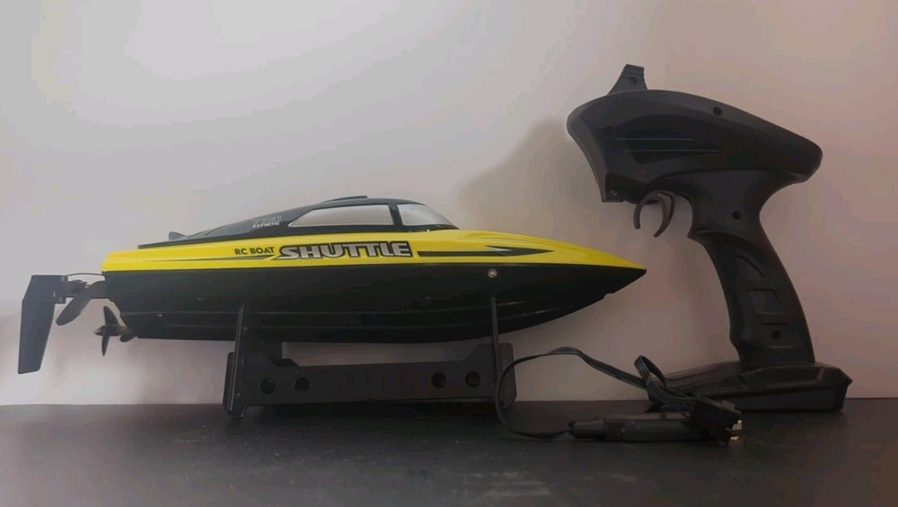 Shuttle RC Boat Shadow Storm TRO Extreme Race 08 Complete