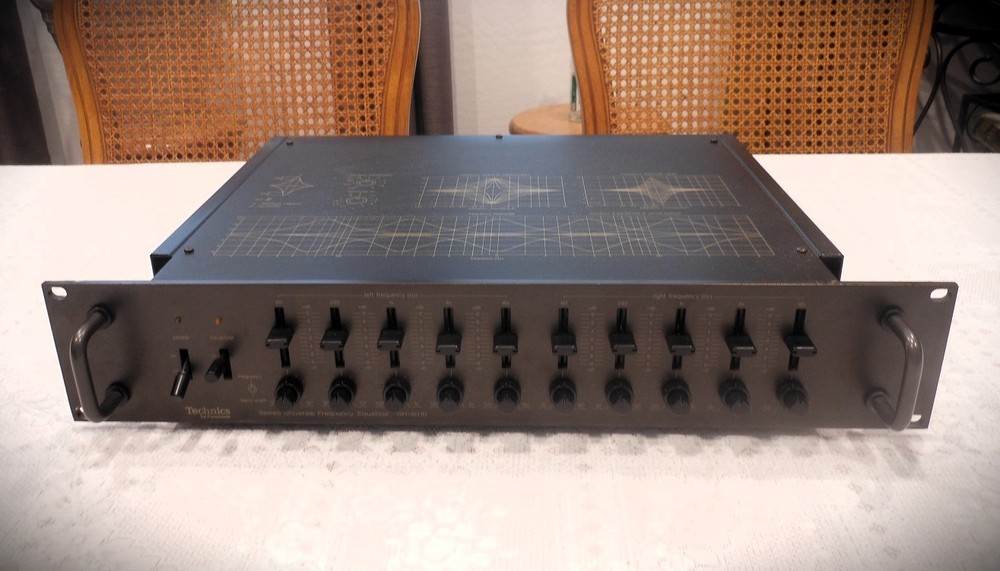 VERY NICE TECHNICS SH-9010 (E) PROFESSIONAL AUDIO EQUALIZER, WORKS BEAUTIFULLY!