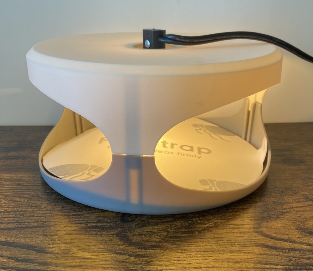 Flea Trap with Lightbulb One Replaceable Sticky Pad Included Flea Light Trap