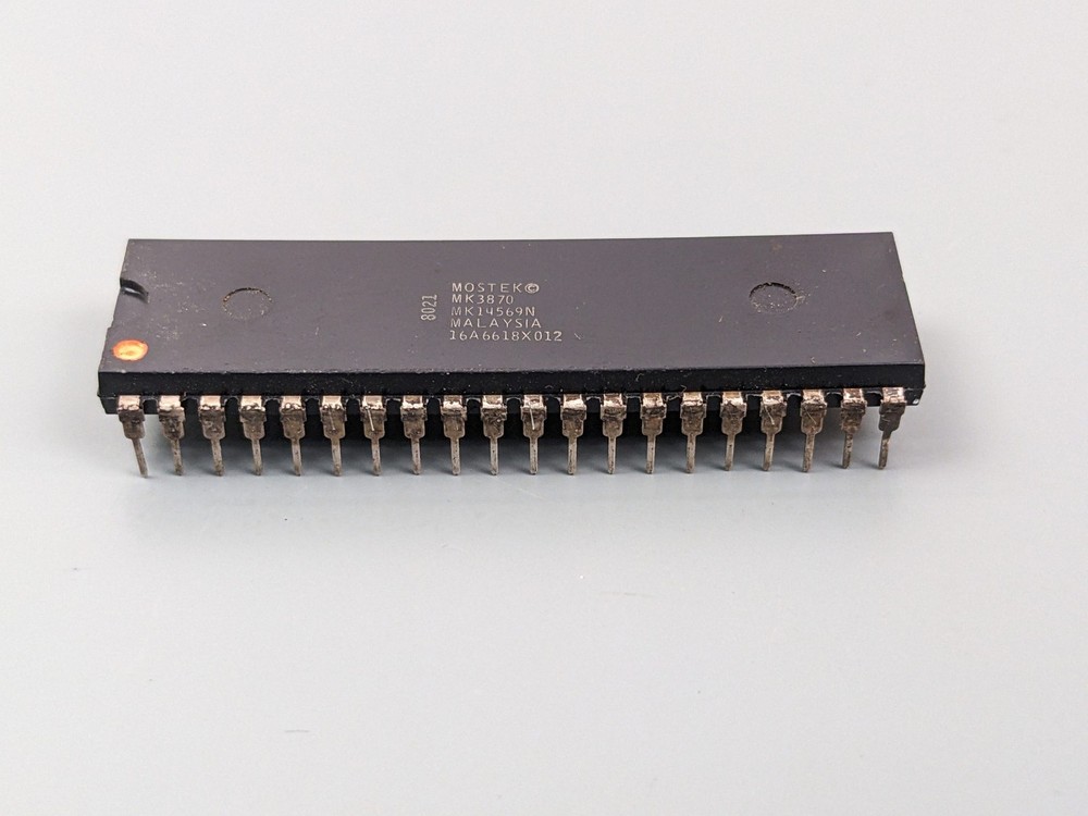 Mostek MK14569 (16A6618X012 Mask ROM) 3870 Microcontroller IC