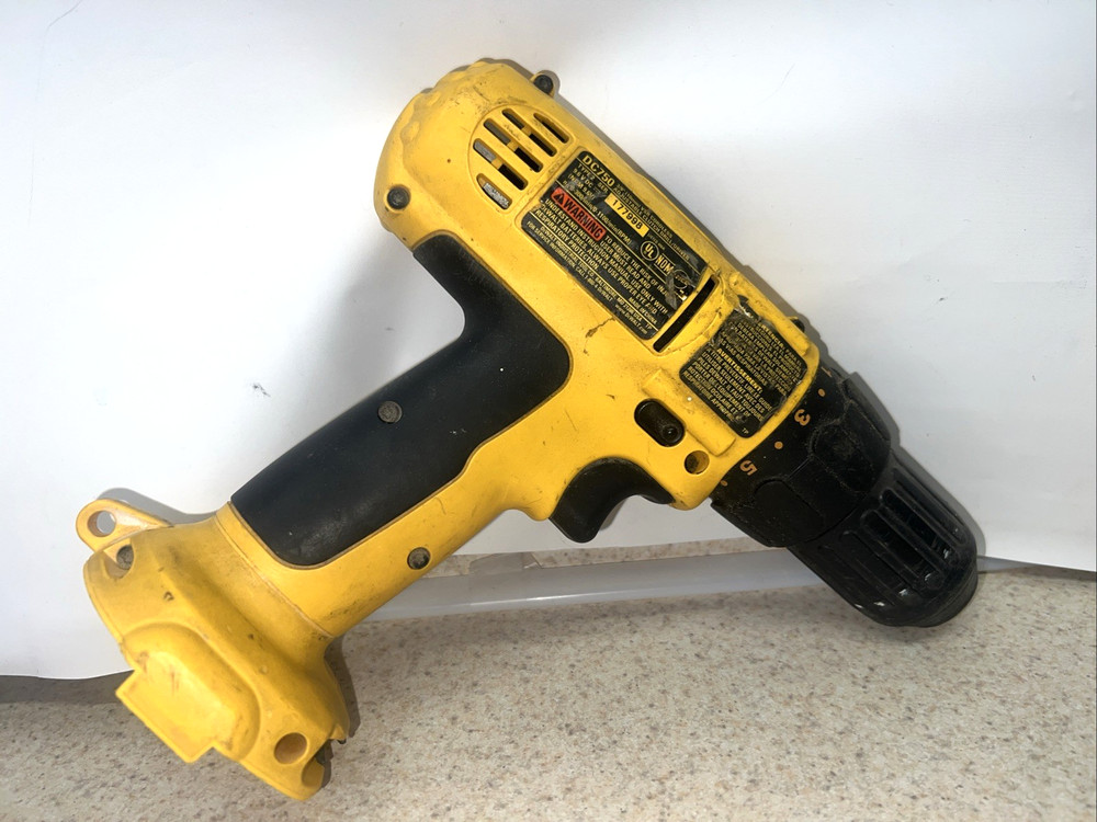 Dewalt DC750 Drill. No Battery. UNTESTED. Free Shipping