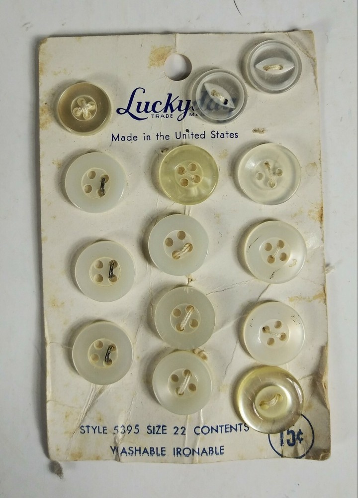 LOT VINTAGE PLASTIC BUTTONS Pre-Owned