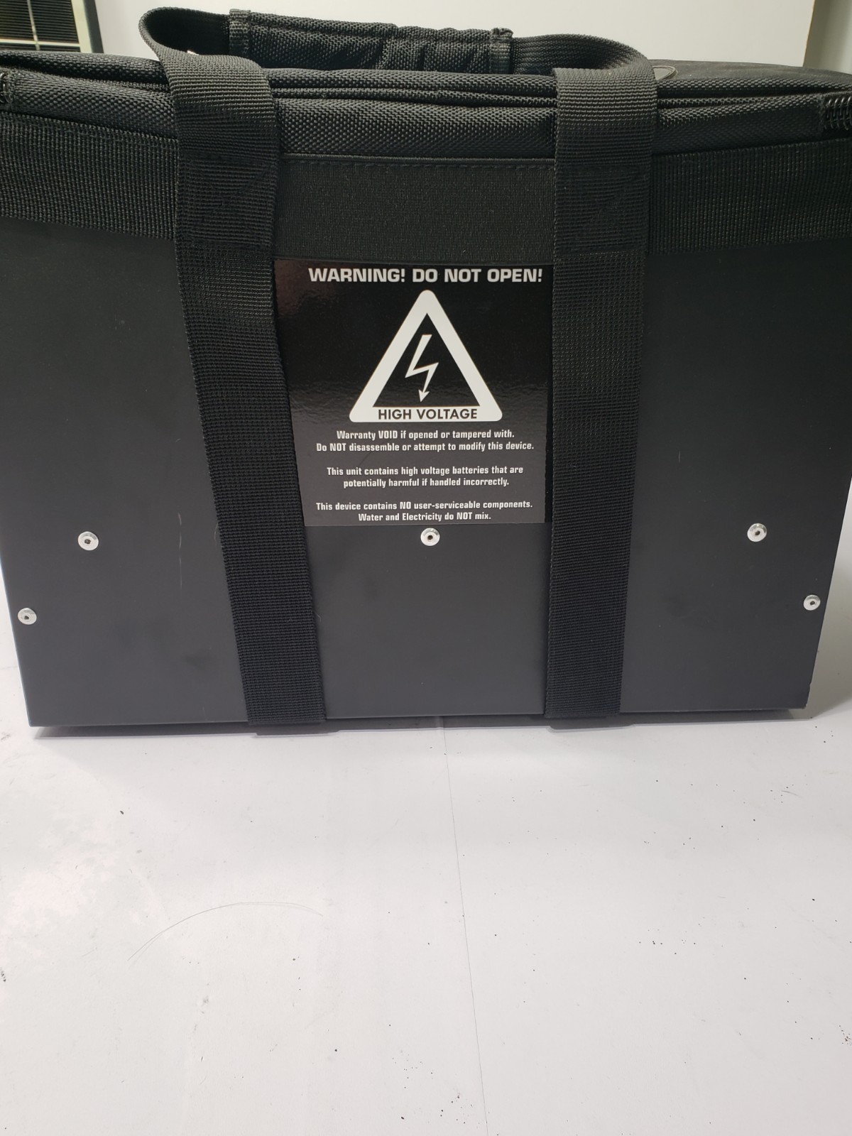 Fuel-Less Generator by Humless Lion Energy 50W Solar Panel Power Connector