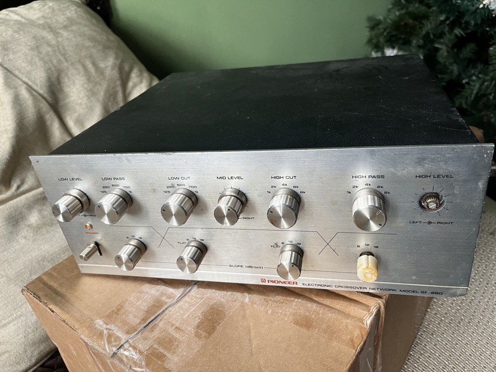 PIONEER ELECTRONIC CROSSOVER NETWORK MODEL SF-850