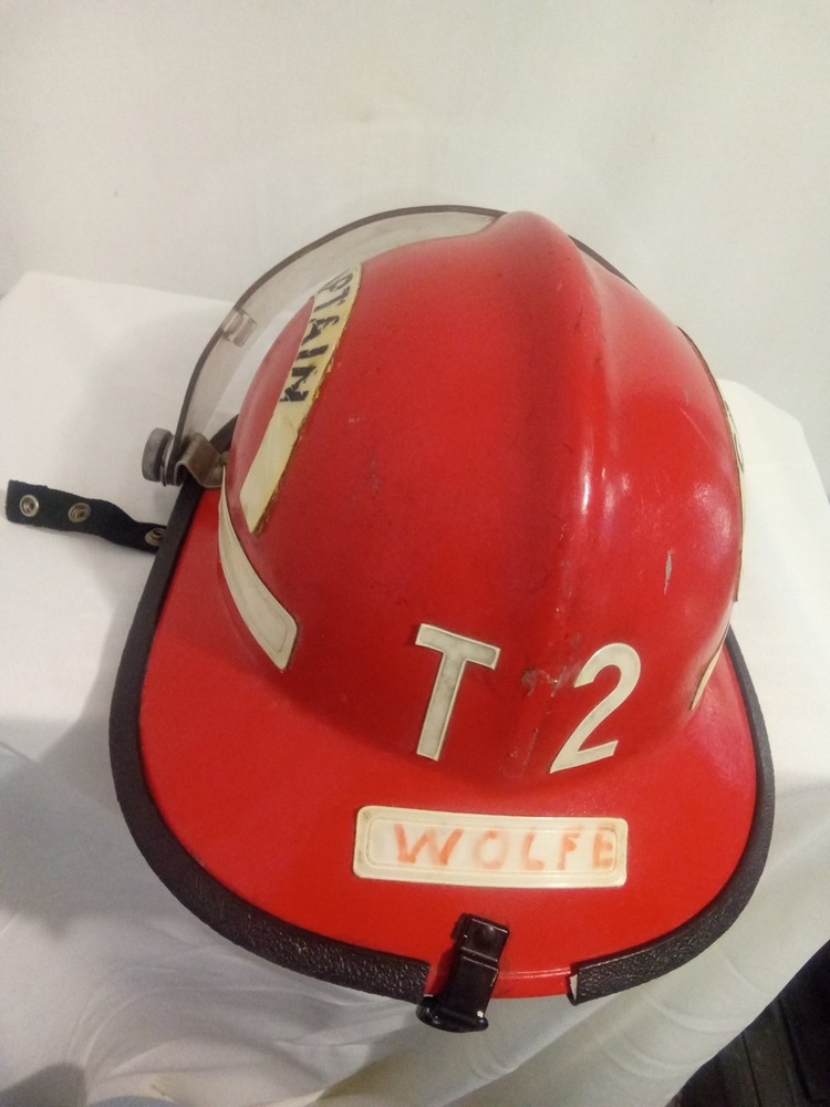 Vintage fireman helmet model CHIEFTAIN CITATION firefighting. CAPTAIN.. EUC