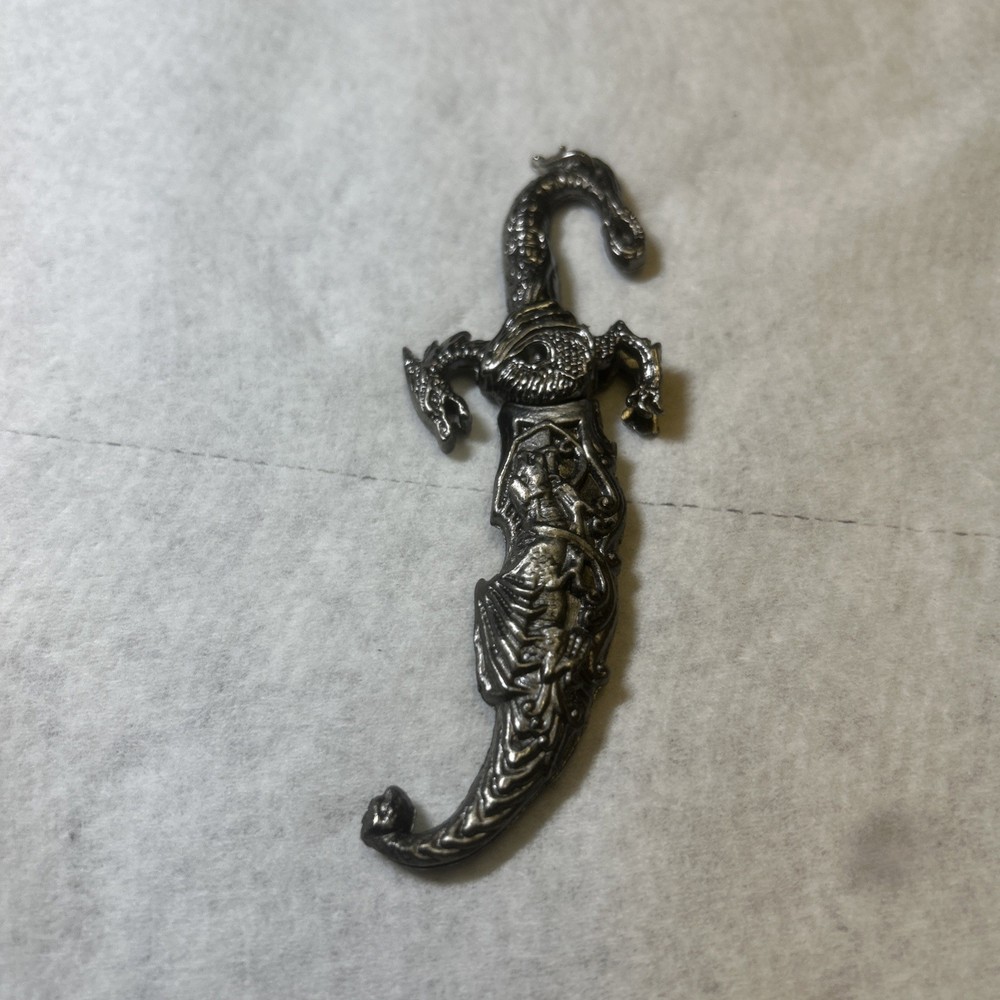 small dagger knife