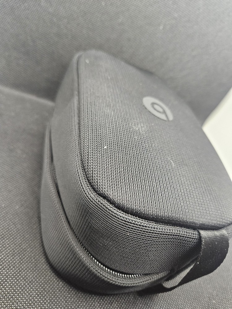 Beats Black Headphone Case with Audio Cable for Beats