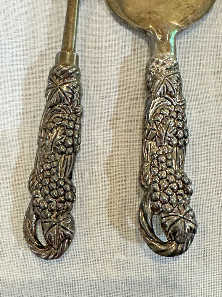 Arthur Court Silver Plated 2 Pcs Grape Vine 5 in. Cheese Servers
