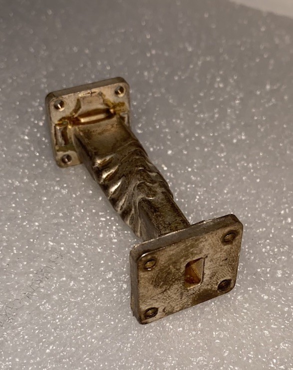 ADAPTER TWIST 90’ WR 42 6 cm 18-26 GHZ