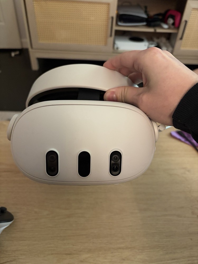 Meta Quest 3 Virtual Reality Headset 512GB w/ Battery Strap