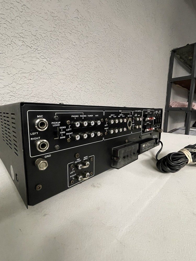 SANSUI AU-7500 STEREO INTEGRATED AMPLIFIER . NICE.